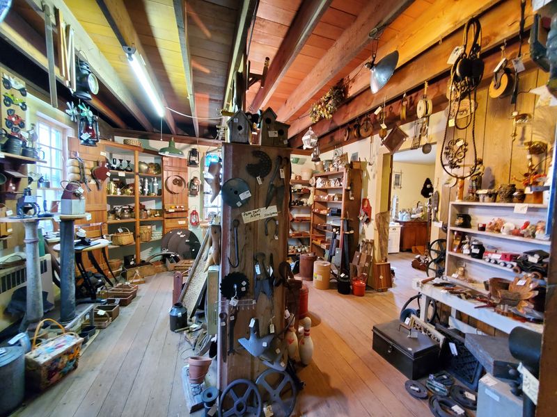 The Amana Colonies, Amana