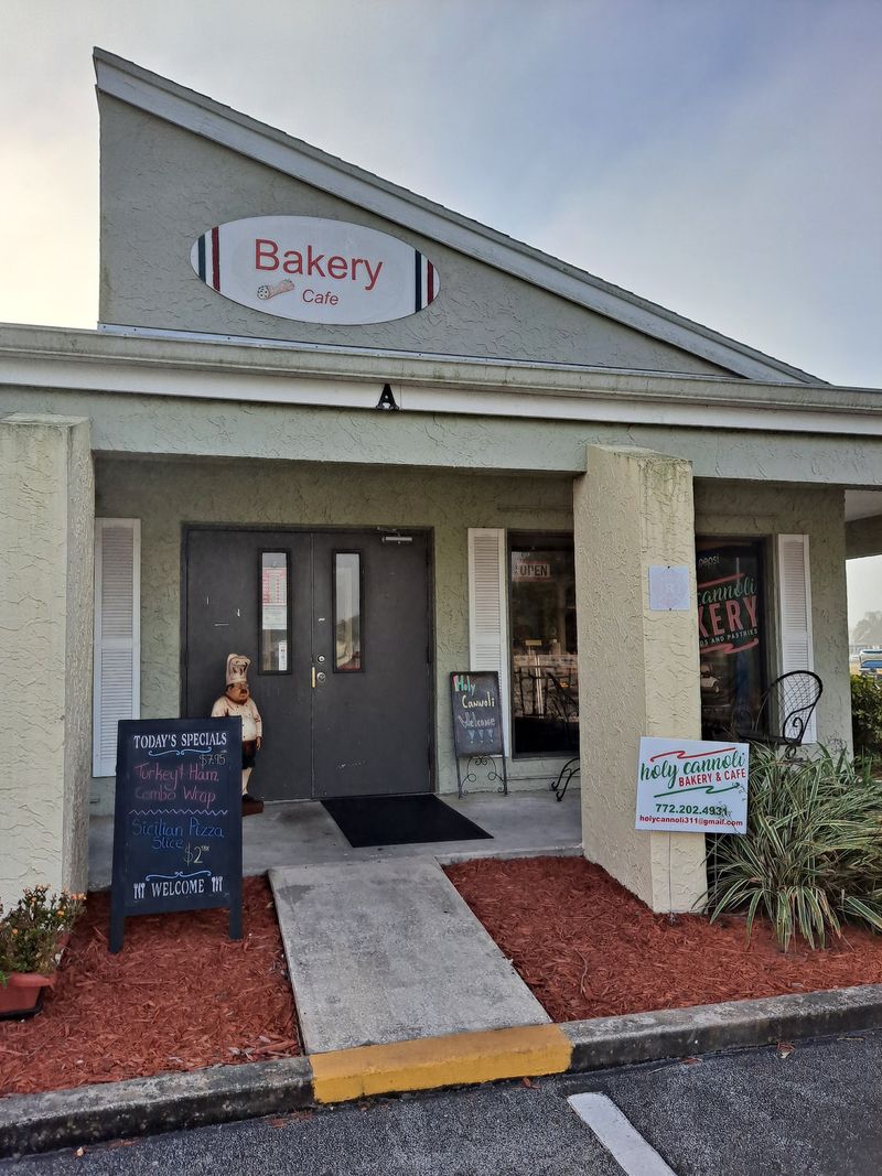 Holy Cannoli, Barefoot Bay