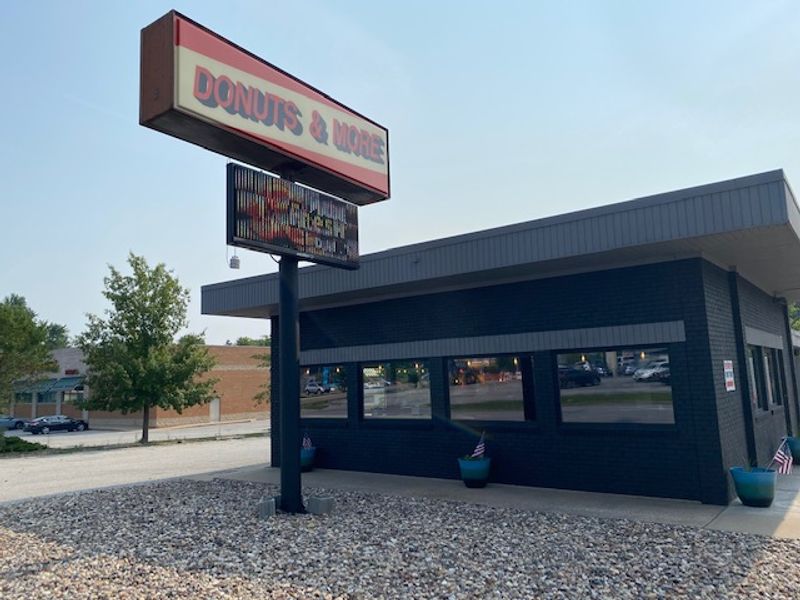 Donuts & More, Davenport