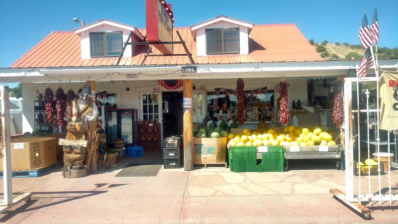 Romero's Fruit & Veggie Stand, Hernandez