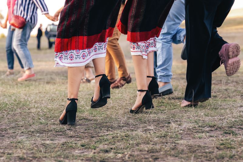 Watch The Dance Before Moving On