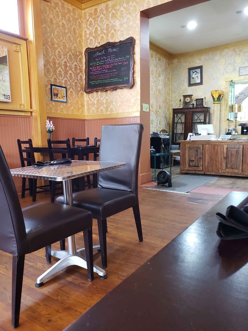 La Vie Est Un Bistro