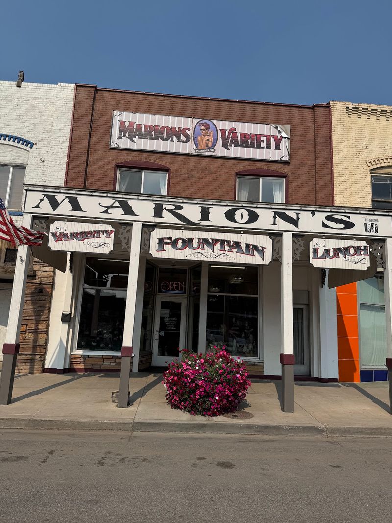 Marion's Variety, Roosevelt