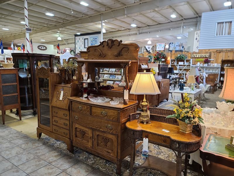 The Large Antique Mall Gives Treasure Hunters Plenty To Dig Through