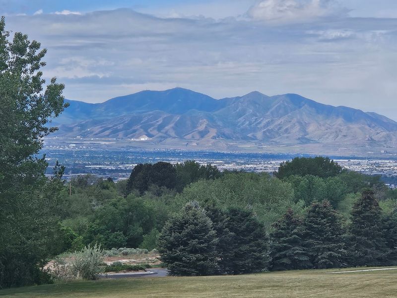 A 450 Acre Setting With Room To Roam