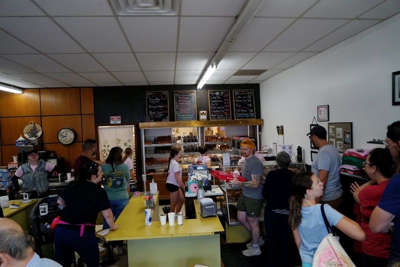 Mr. D's Donut Shop, Shawnee