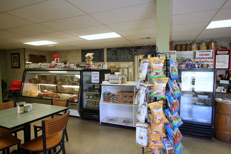 Lou & Ann's Delicatessen