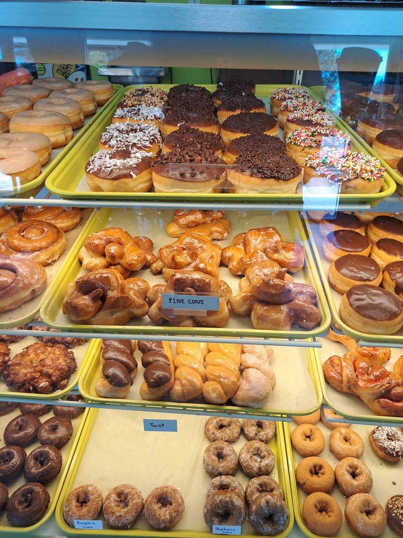 Intown Donutz & Boba Tea, Winston-Salem, NC