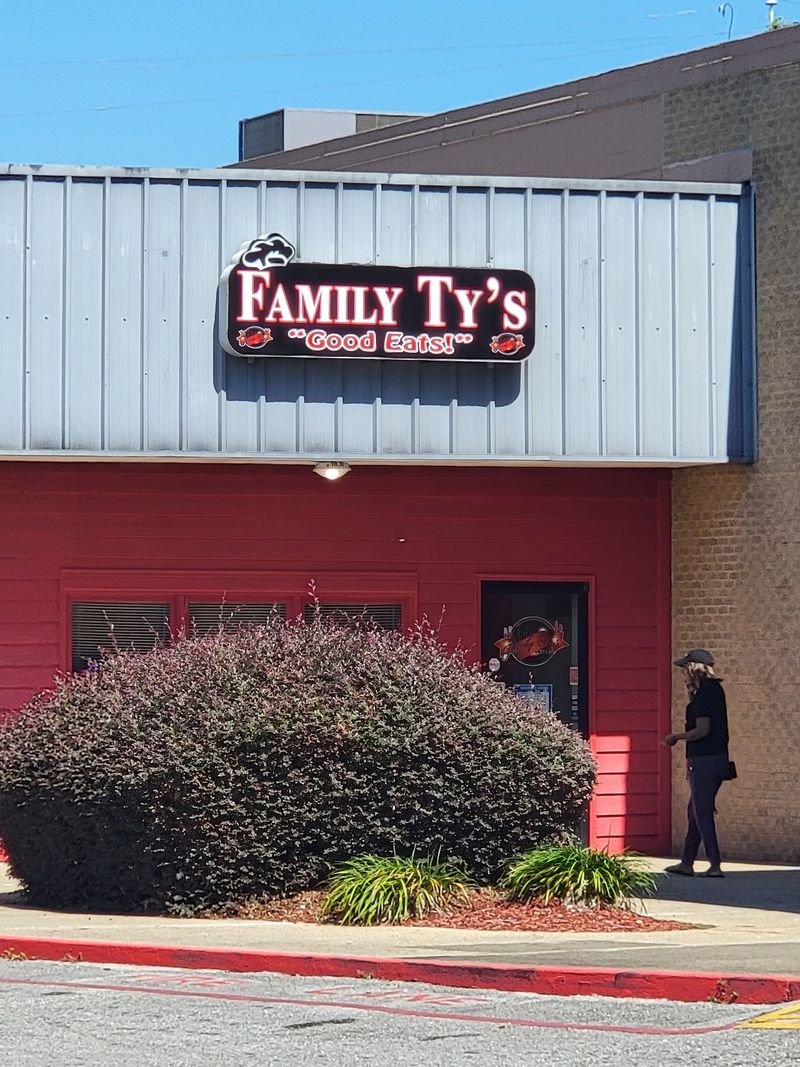 Family Ty's "Good Eats", Pensacola, FL