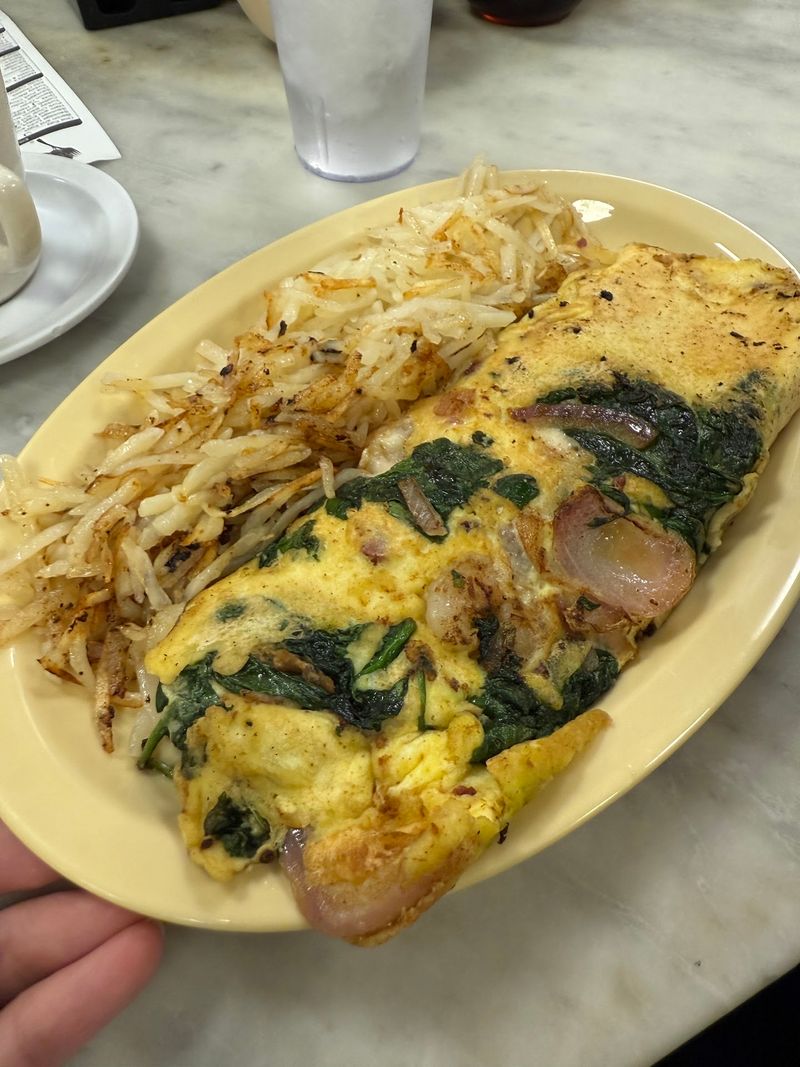 Omelet-and-grits breakfast draw