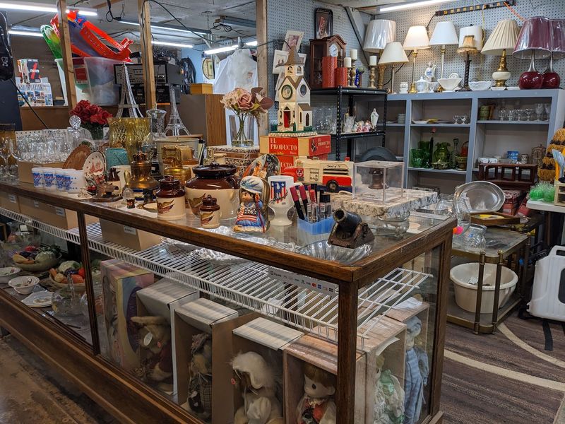 Several Indoor Barns Keep Shopping Going Through Winter