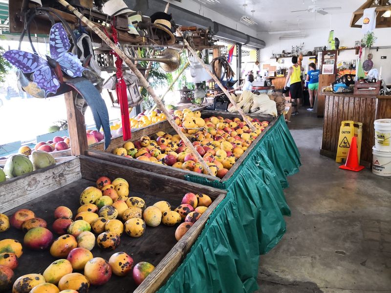 Los Pinarenos, Fruteria