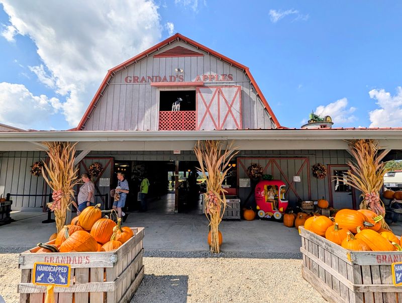 Grandad's Apples, Hendersonville, NC