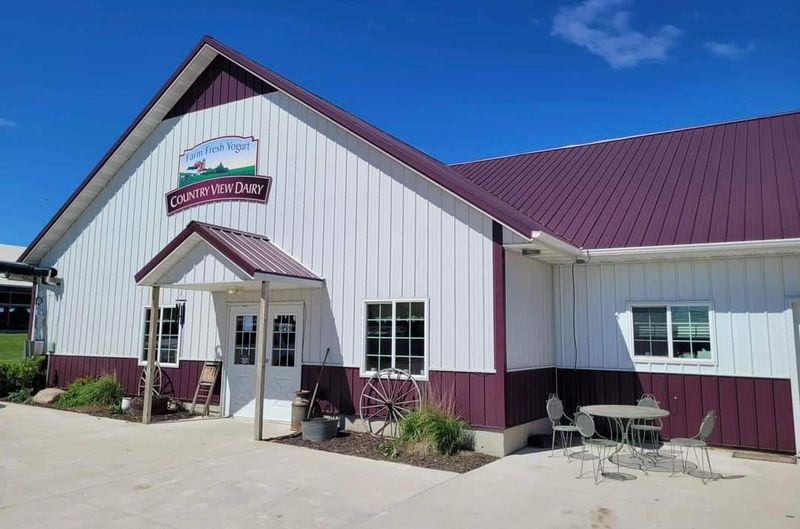 Country View Dairy, Hawkeye