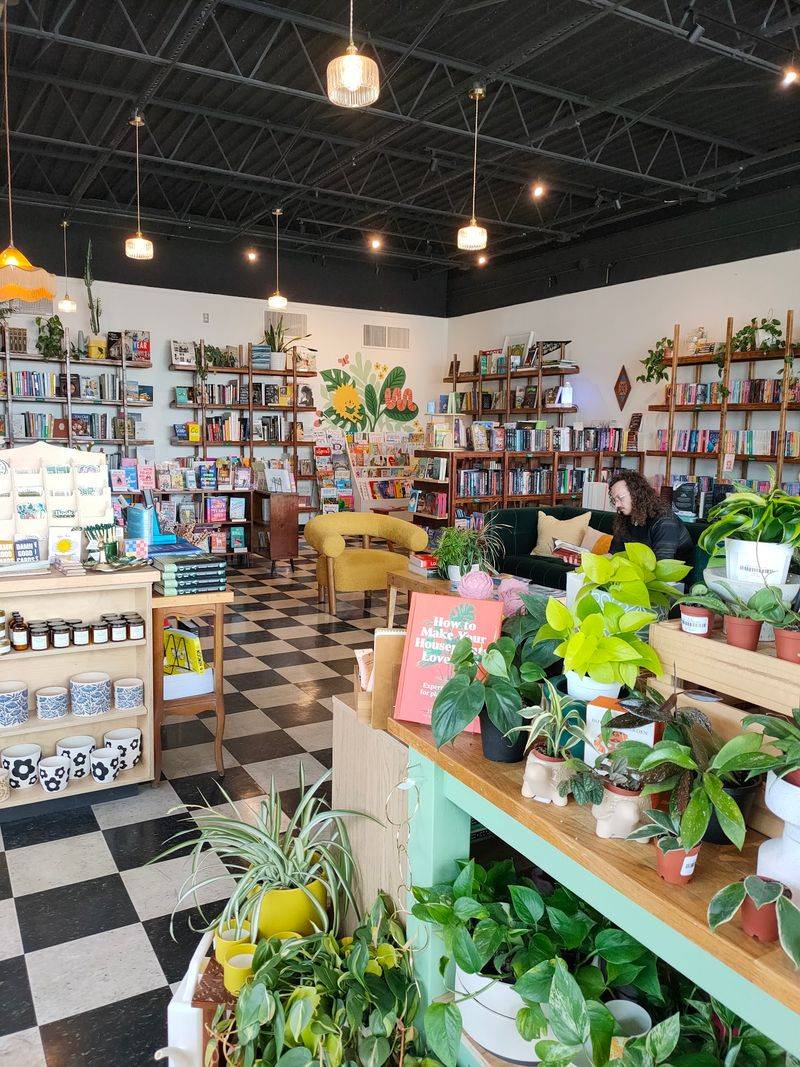 Monstera's Books, Overland Park, Kansas