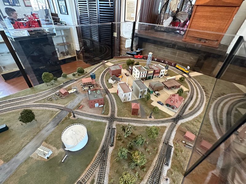 Model Trains And A Miniature 1940s DeQuincy