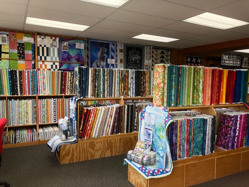 Red-Roxy Quilt Co, Decorah
