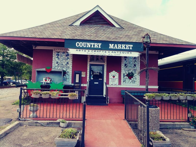 How Volunteers Turned The Station Into A Market