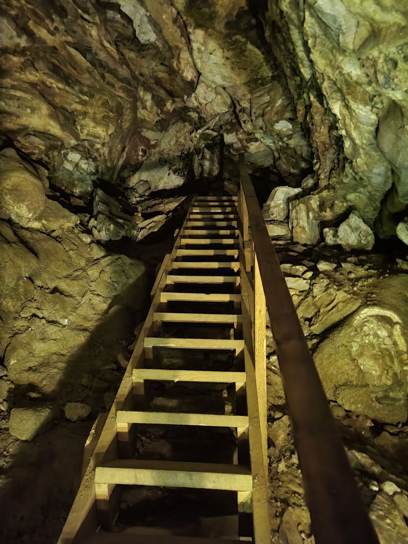 Volunteer Cavers Keep Extending The Map