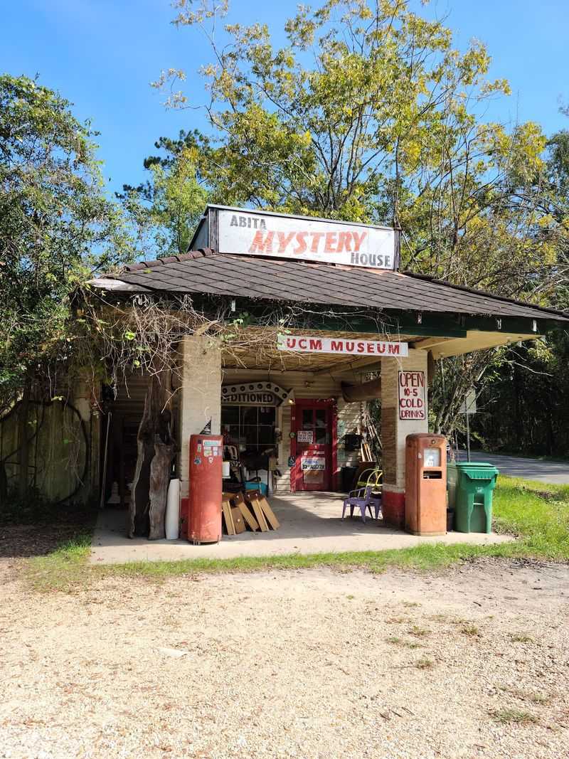 Wander The Abita Mystery House Slowly