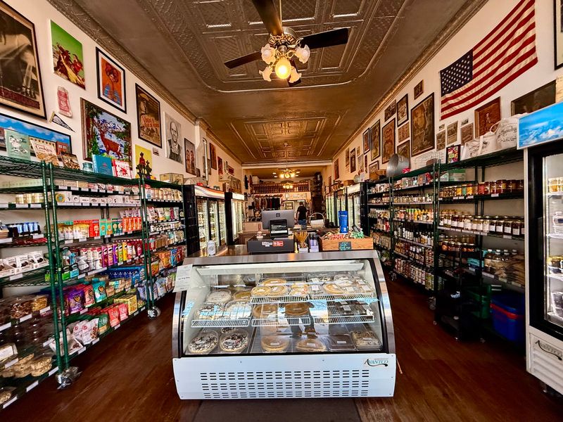 Ramel Family Farms At The Heirloom Shop, Raton