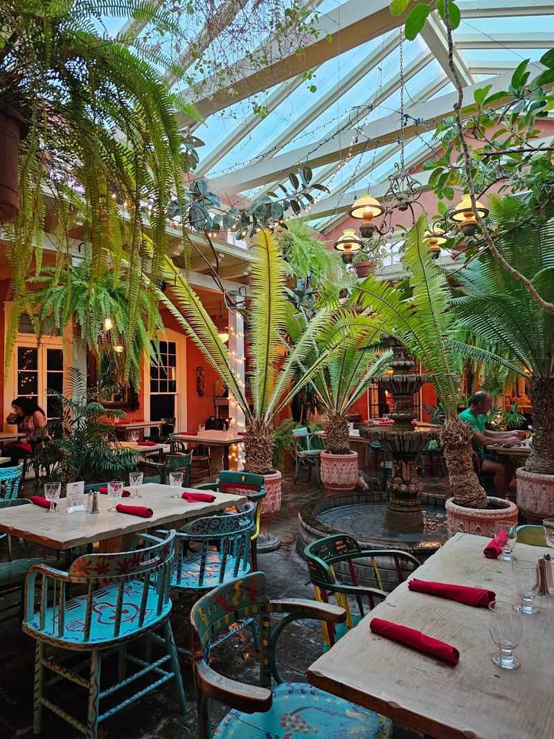 A Lush Courtyard for a Relaxed Lunch