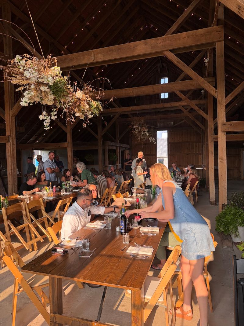 Violet Hill Farm, Barnum