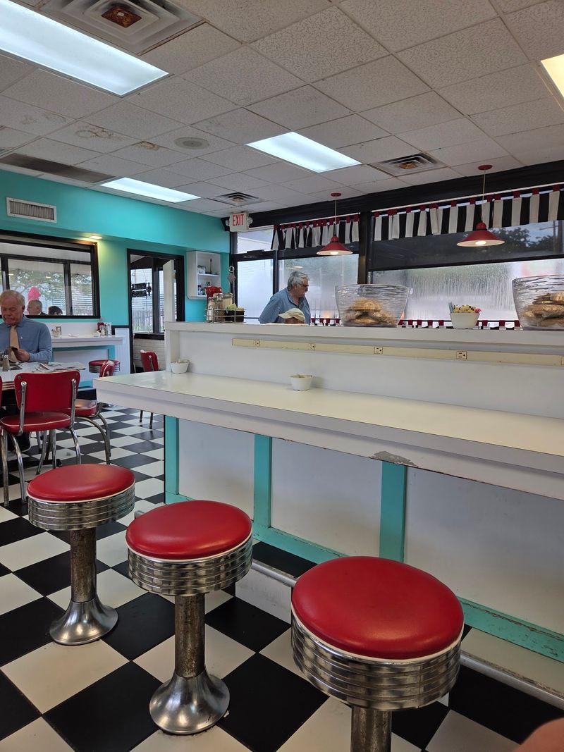 A Lake Street Diner At The Edge Of LSU