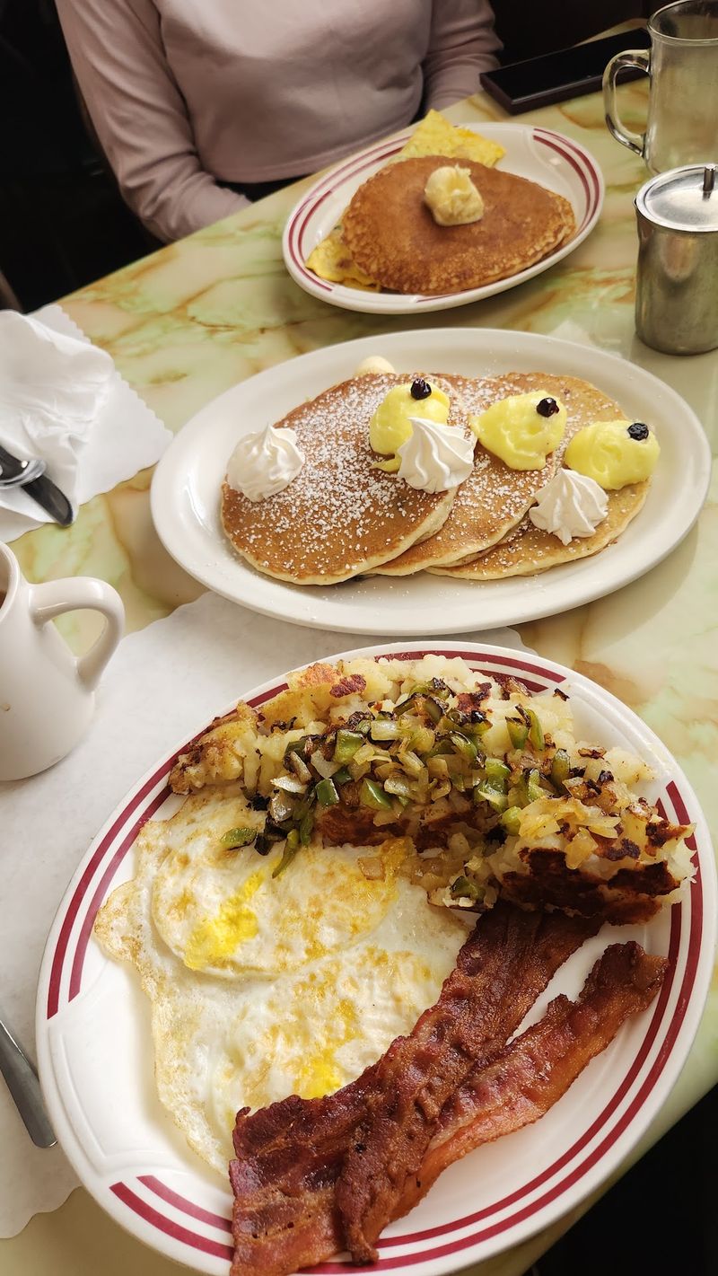 Red Rooster Family Restaurant, Hunlock, PA