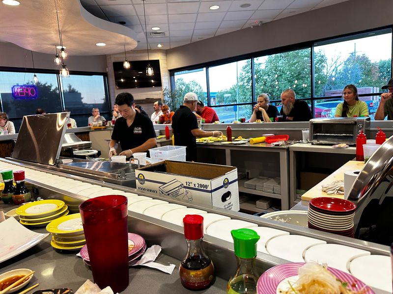 Umami Revolving Sushi In Overland Park