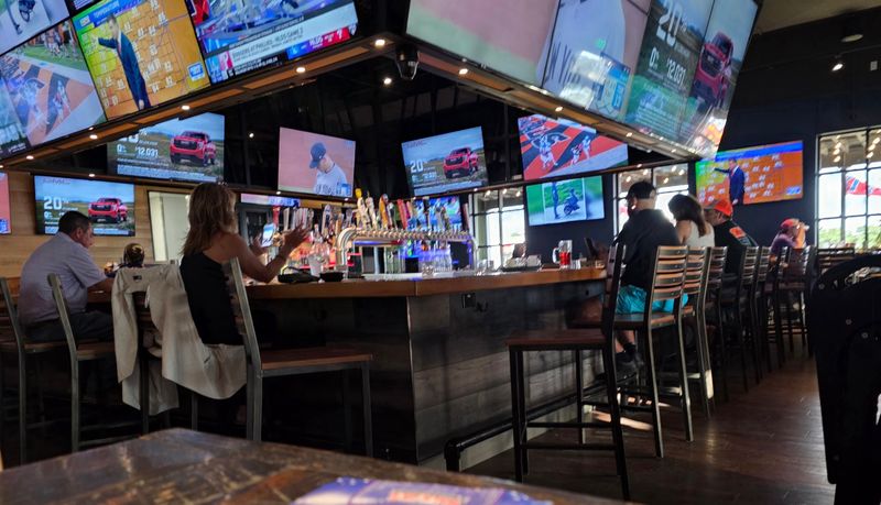Walk-On's Sports Bistreaux In Garden City
