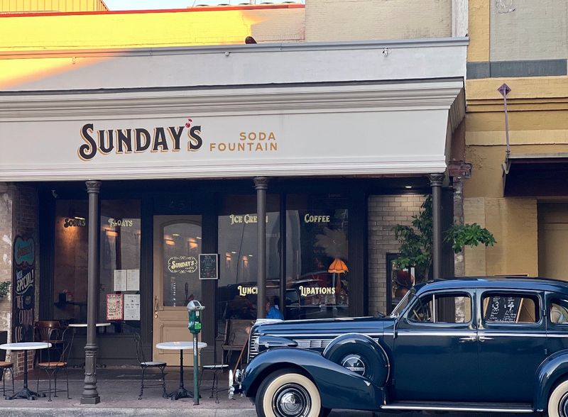 Hours, Seating And Planning A Downtown Stop