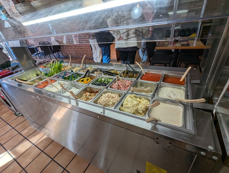 A Salad Bar That Actually Earns Its Keep