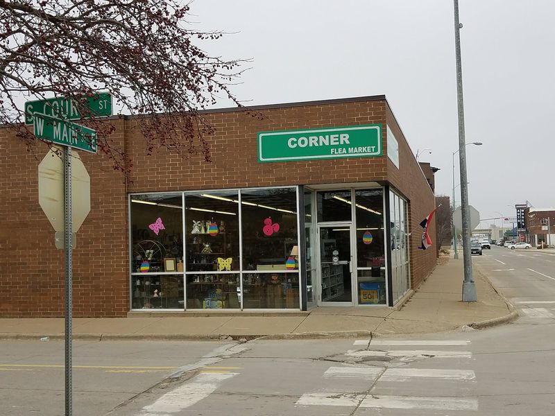 Corner Collectibles Flea Market, Ottumwa