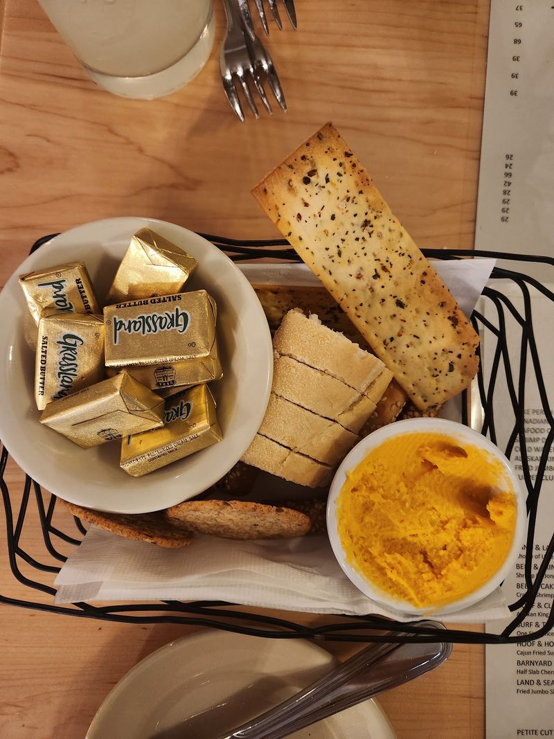 Cheese And Crackers Still Start Dine-In Entrées