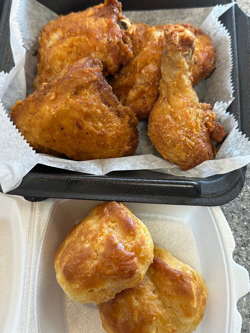 Kings chicken & biscuits