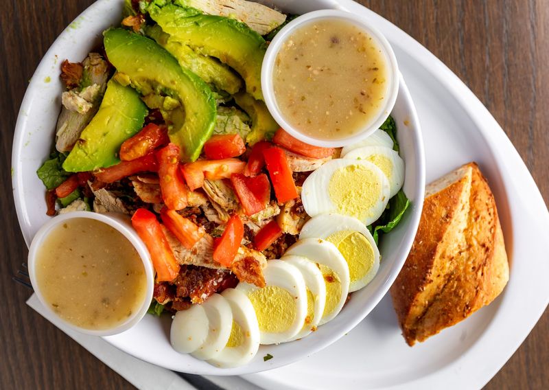 Salads And Bowls With Fresh Ideas