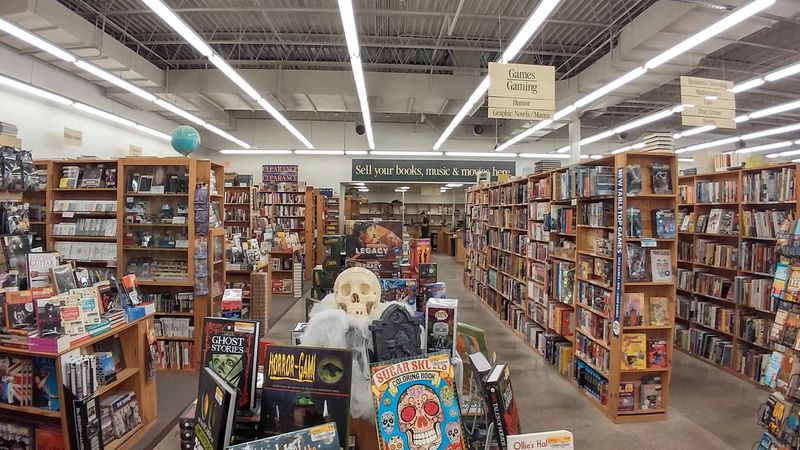 Half Price Books, Clive