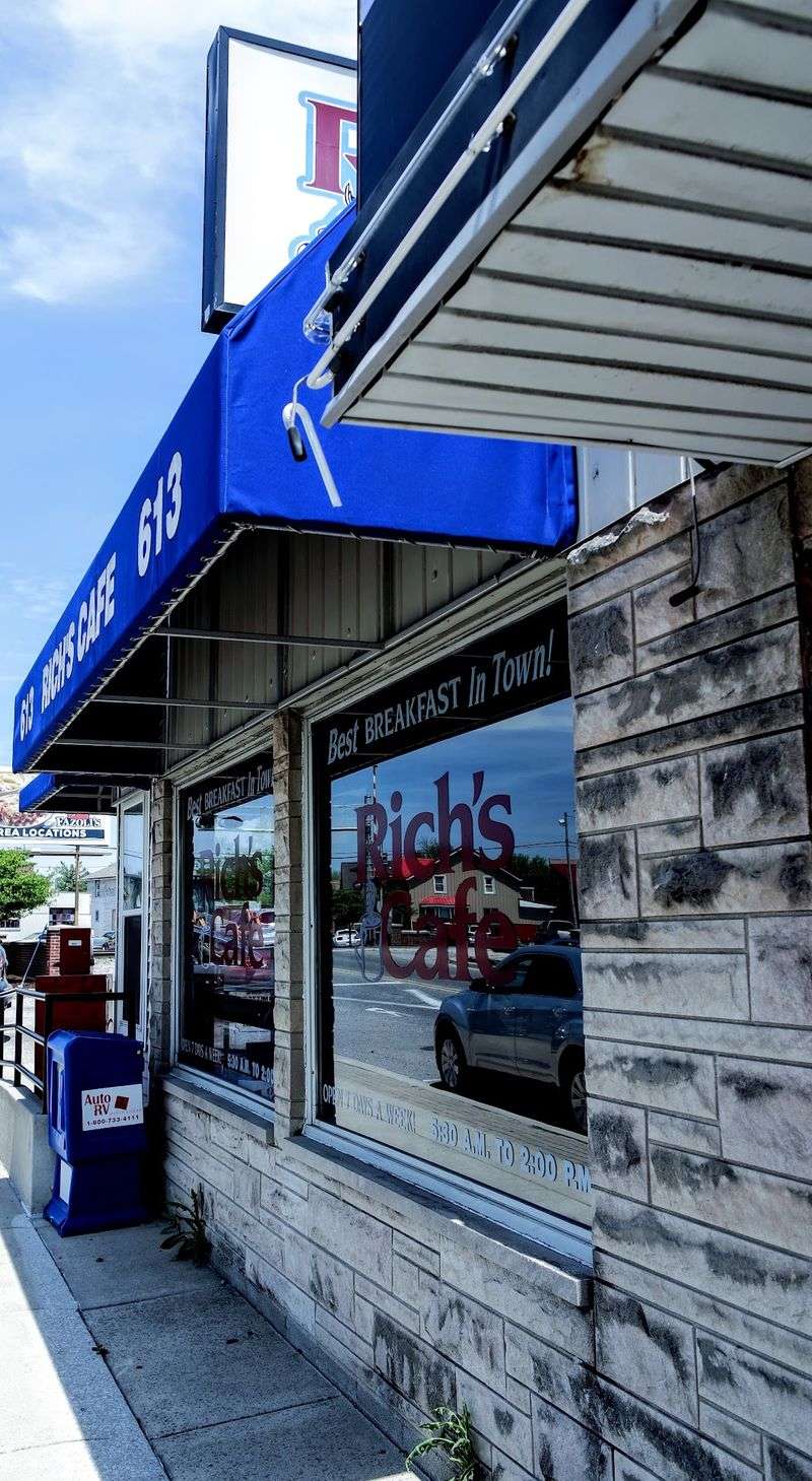 Rich’s Cafe