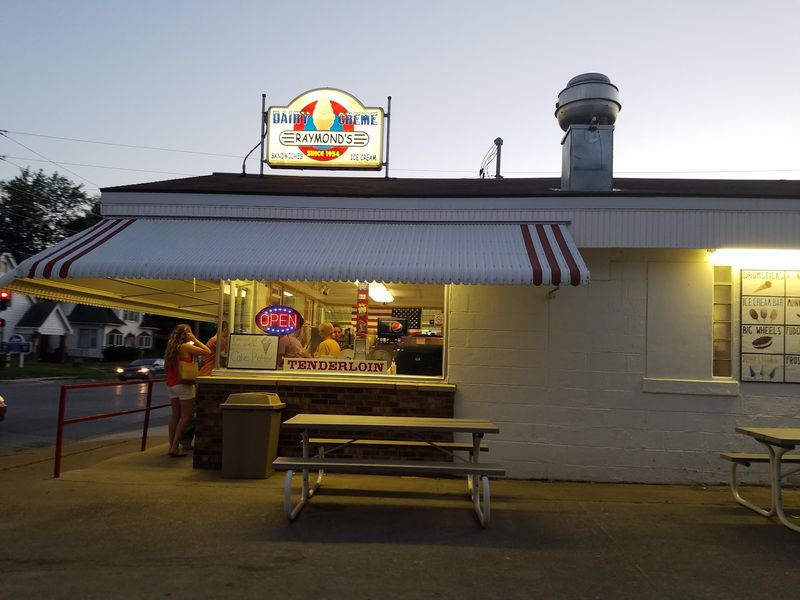 Raymonds Dairy Creme, Centerville
