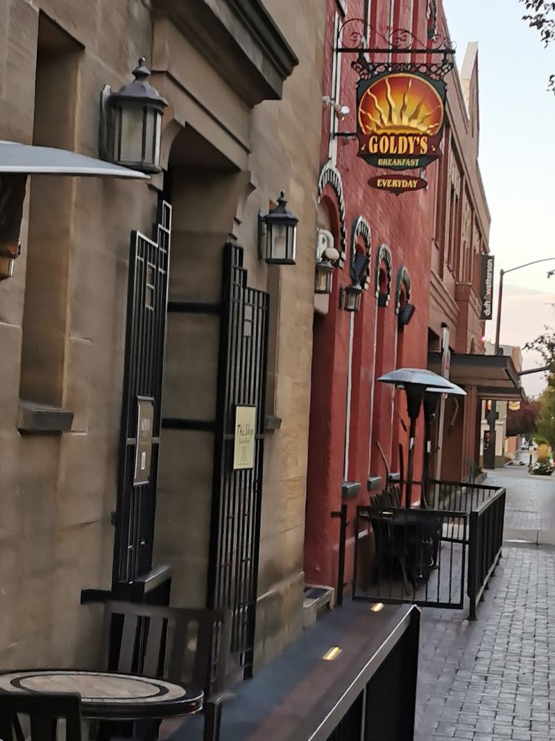 Goldy’s Breakfast Bistro