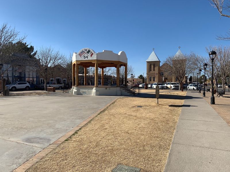 Finding Your Way to the Plaza