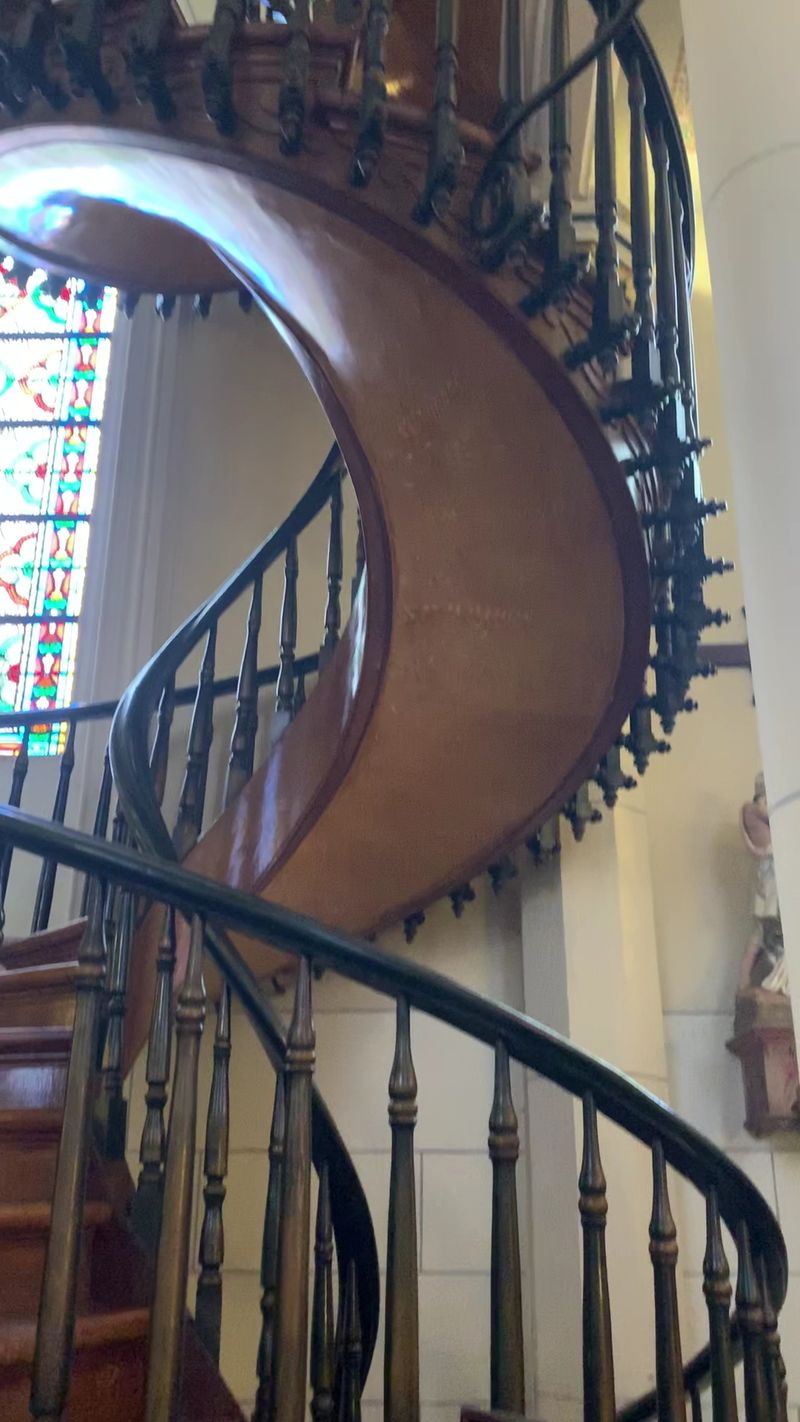 A Spiral That Seems to Float in Midair