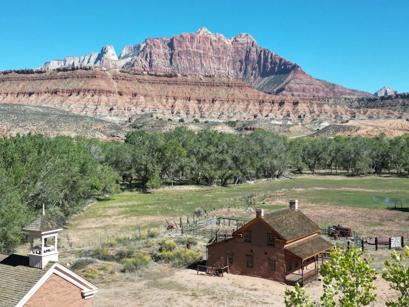 Red Rock Country Frames The Old Buildings