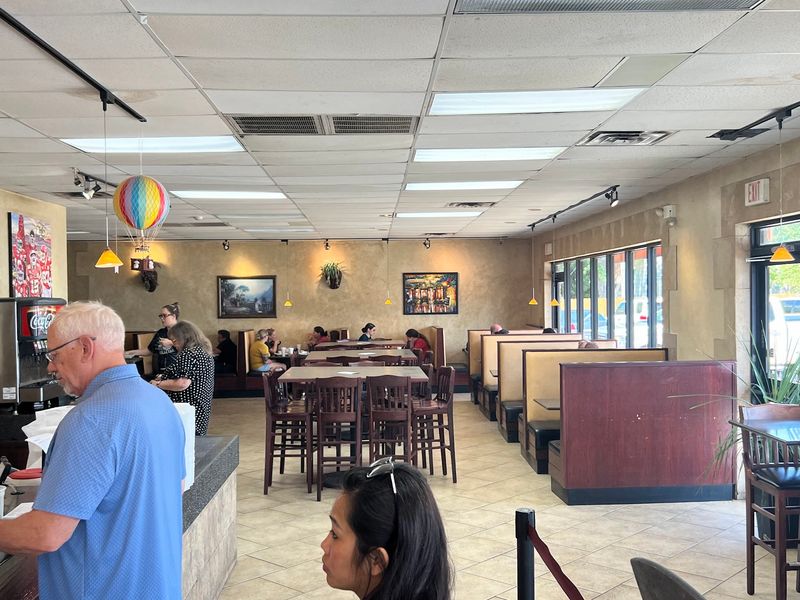 Cinnamon's Deli, Wichita