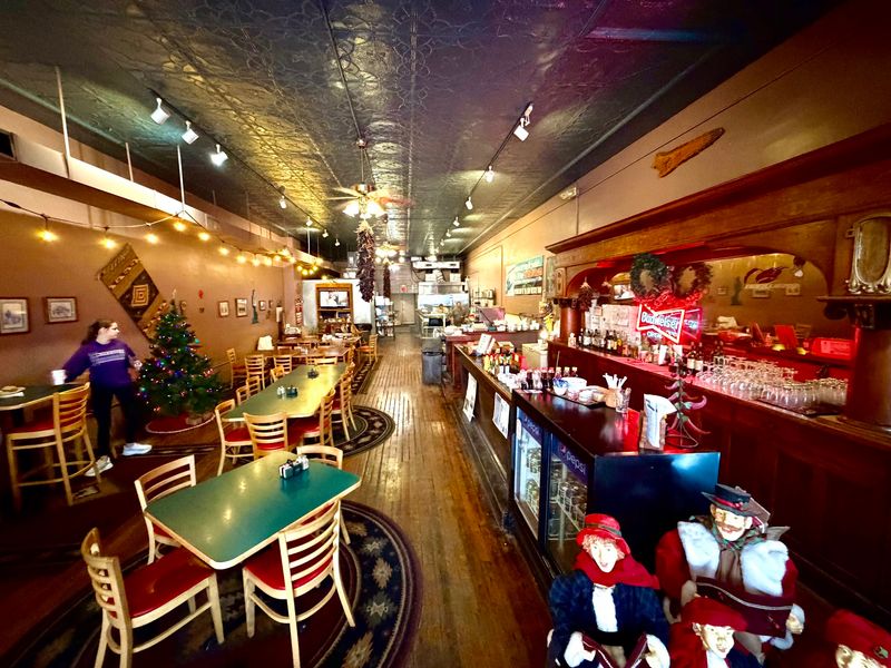Cayannes' Cafe & Gifts, Woodward