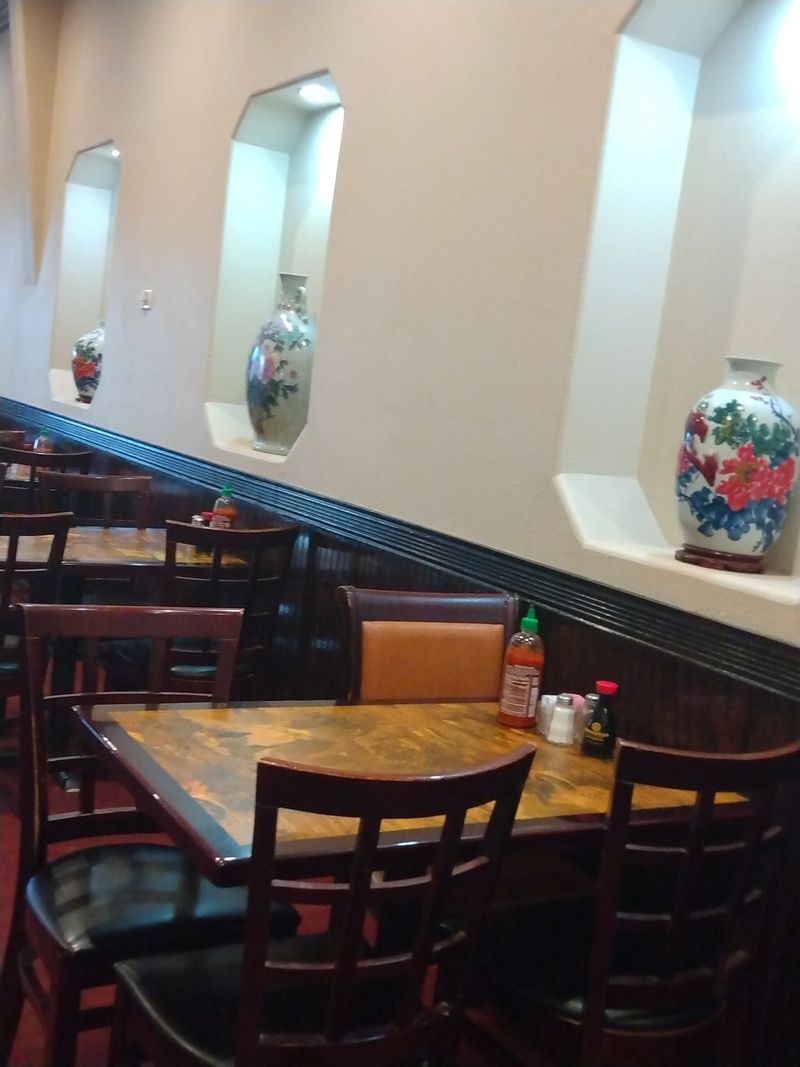 Big Tables Make Group Meals More Fun
