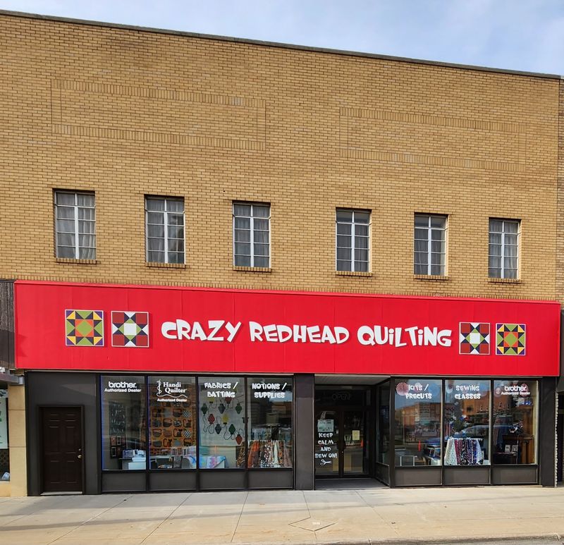 Crazy Redhead Quilting, Newton