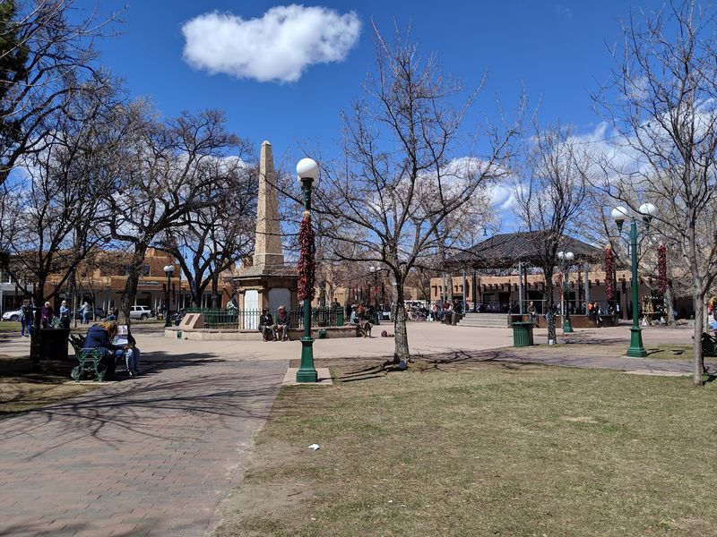 A Walkable Food Crawl Atmosphere
