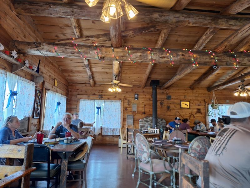 A Hometown Daughter Reopens the Cabin